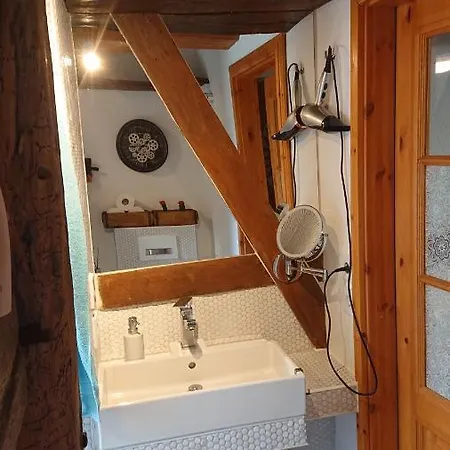 Kleine Gemuetliche Im Fachwerkstil 아파트 *